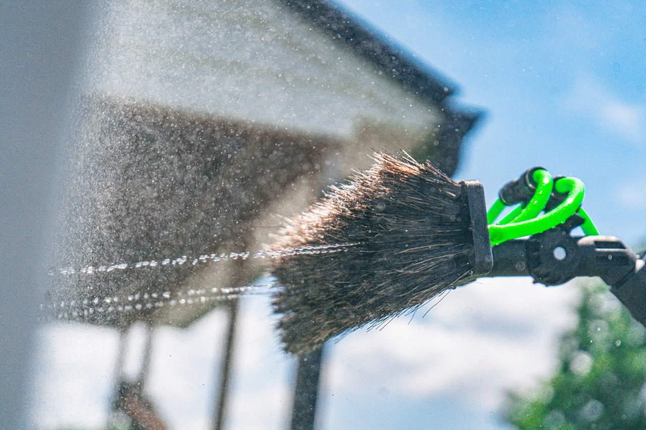 XERO Boar's Hair Brush Steaming Water