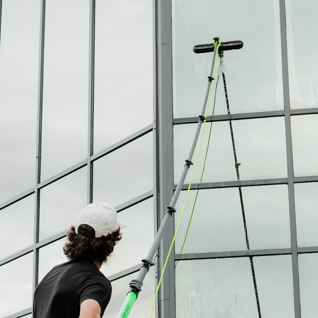 XERO Synthetic Lite Brush on Glass